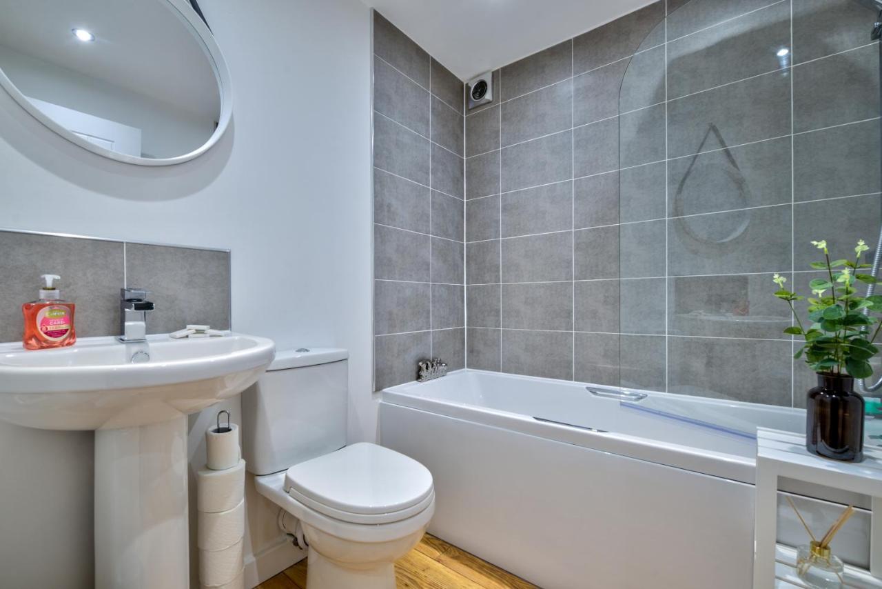 Stamford Central Stay - Stylish 2-Bed Apartment With Wifi Exterior foto